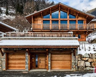 Stunning brand new three bedroom chalet in an amazing location - Les Houches - Bâtiment