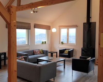 Large, light and modern holiday home, beautiful view, beautifully situated - Ban-sur-Meurthe-Clefcy - ห้องนั่งเล่น