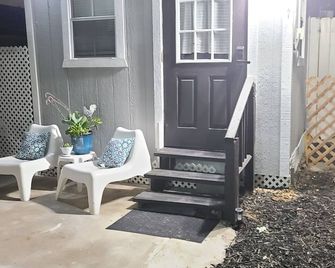 Tiny Hidden Cottage - Orlando - Patio