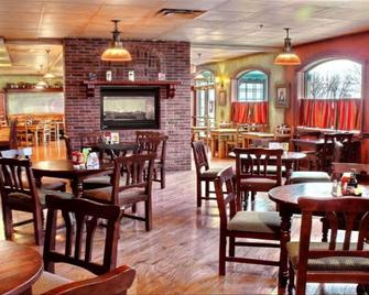 Comfort Inn & Suites at I-74 and 155 - Morton - Ресторан
