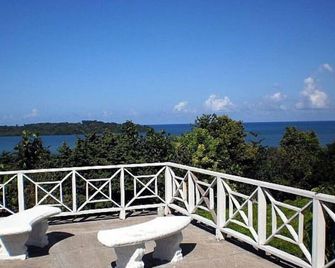 Villa in gated community close to Negril Jamaica, 24hr Security, WiFi, Pool - Orange Bay - Balcony