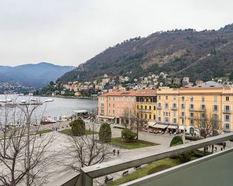 Piazza Cavour Lake View - Como - Balkong