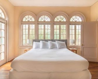 Near Downtown Parks & Museum - Midtown Two-Units - Columbus - Bedroom