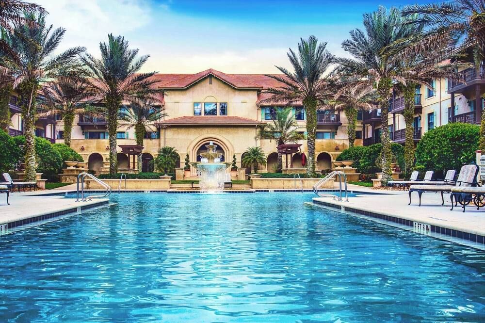 5208-1P 1 BR w/ amazing view of pool courtyard - updated floors - no carpet!
