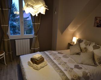 Chambres Au Pied du Haut Koenigsbourg - Kintzheim - Bedroom