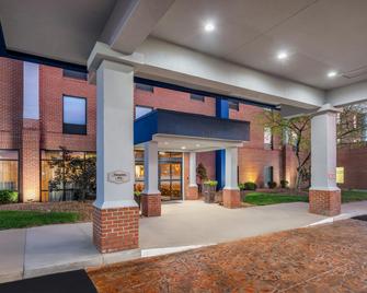 Hampton Inn Akron-South - Akron - Gebouw