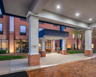 Hampton Inn Akron-South - Akron - Edificio