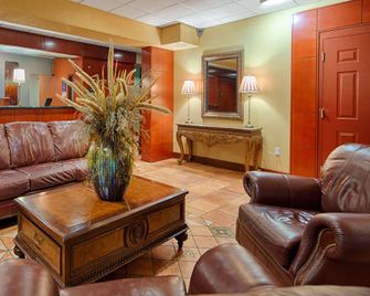 Best Western Plus Sandusky Hotel & Suites - Sandusky - Lobby
