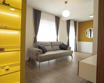 Lux Apartments - Pristina - Living room