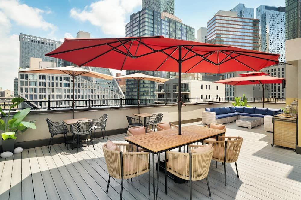 Even Hotel Long Island City - New York By IHG - קווינס - מרפסת
