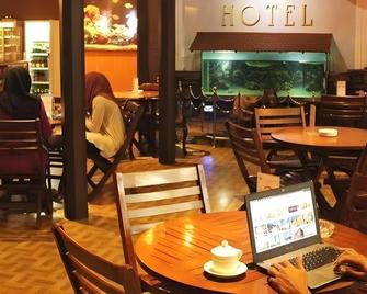 New Cahaya Hotel Syariah - Surabaya - Restaurante