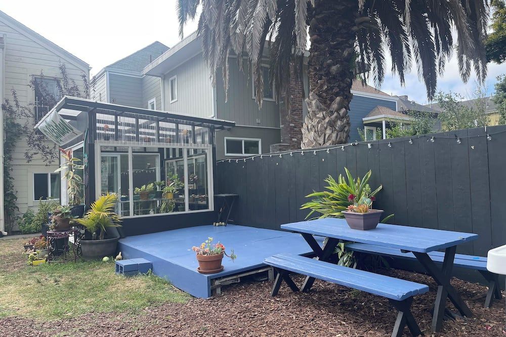 B-Love's Guest House - אוקלנד - פטיו