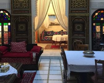 Traditional riad with modern comfort 6\/8 per in the heart of the medina. - Meknès - Restaurant