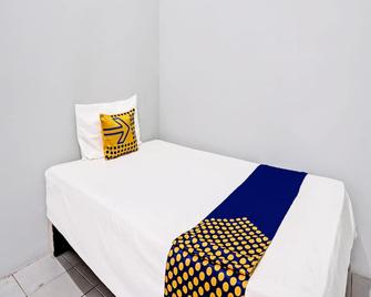 OYO 91891 B41m Residence Syariah - Sidoarjo - Slaapkamer