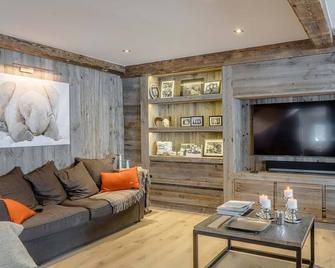 Luxury chalet Méribel center 240m2 with spa and sauna - Les Allues - Living room