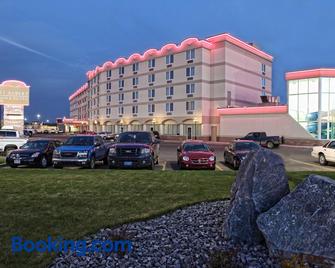 St. Albert Inn & Suites - Saint Albert - Building