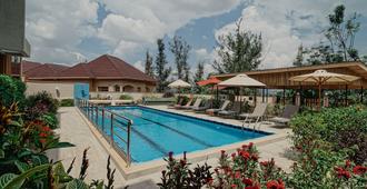 Heaven Restaurant & Boutique Hotel - Kigali - Bể bơi