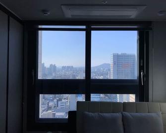 Tempus urban stay hotel - Daegu - Living room