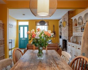 Lovely Central Cambridge Home - Cambridge - Dining room