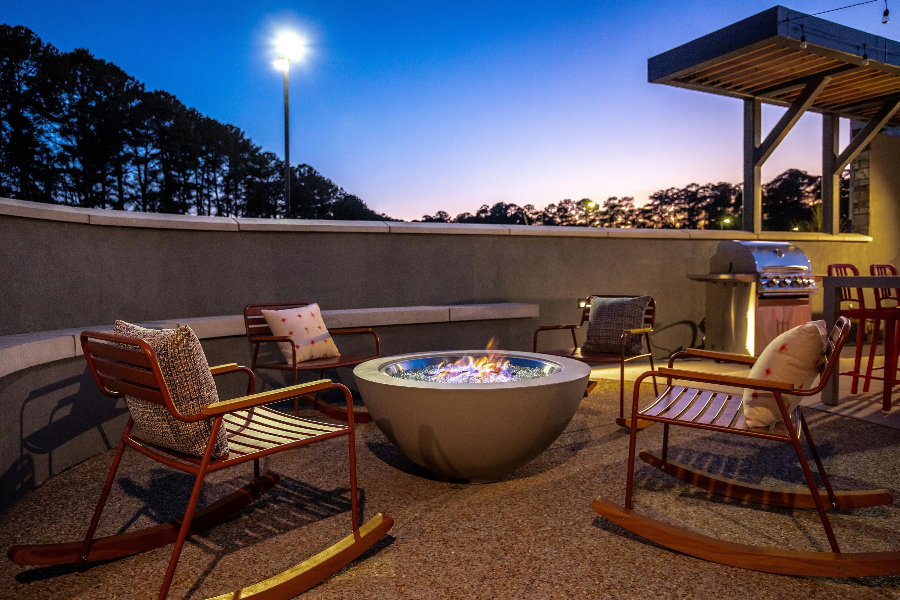 Home2 Suites by Hilton Smithfield Selma - Smithfield - Balkón