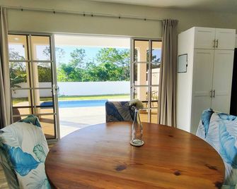 Cozy 2-bedroom villa in charming Cabarete with WiFi, AC - Cabarete - Dining room