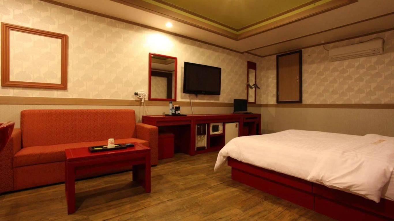 Ks Hotel