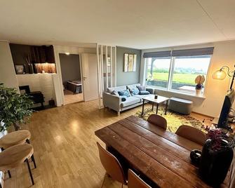 Cozy Landscape House, Near pulpit Rock - Jørpeland - Living room