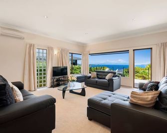 Lake View by Town - Taupo - Living room