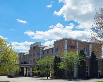 Comfort Inn and Suites Grafton-Cedarburg - Grafton - Gebouw