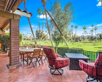 Spectacular condo with private golf privileges includes golf cart on Monterey Country Club !! - Palm Desert - Patio