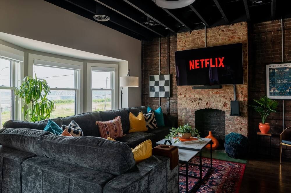 3-bedroom vacation home just minutes away from all of Cleveland's Stadiums - كليفيلاند (أوهايو) - غرفة معيشة