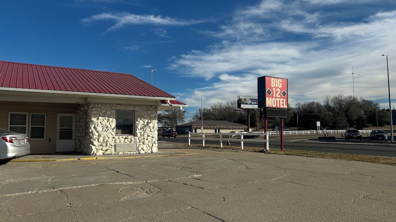 Big 12 Motel Broken Bow Ne