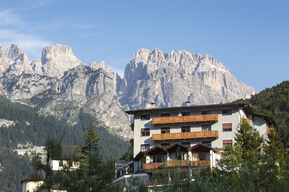 هوتل أريستون