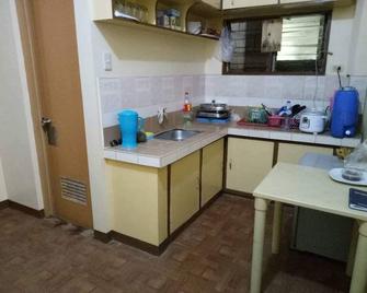Mpd Backpackers Coron - Coron - Kitchen