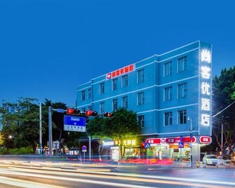 Thank Inn Hotel Guangdong Foshan Wenhua Bei Road - Foshan - Edificio