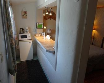 Itty Bitty Inn - North Bend - Kitchen