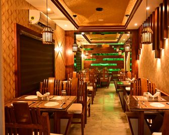 Hotel First Crown - Kalyani - Restaurant