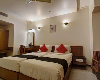 OYO 8169 Hotel Salem Castle - Salem - Slaapkamer