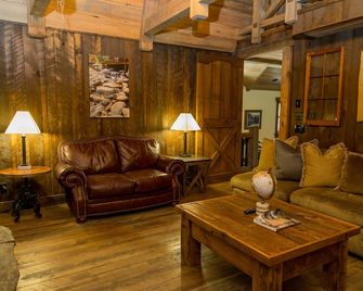 For Large gatherings in the heart of Crosslake MN - Crosslake - Living room