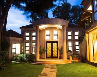 Zawadi House Lodge - Arusha - Building