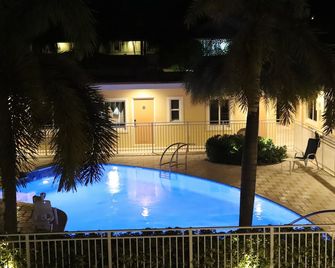 Curtis Inn & Suites - Hollywood - Pool