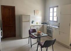 Lovely Apartment in central area - Birkirkara - Kitchen