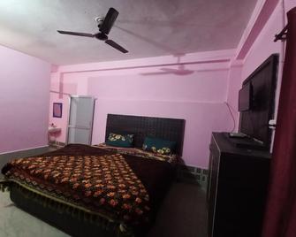 OYO Home 84760 The Destination - Hamīrpur - Bedroom