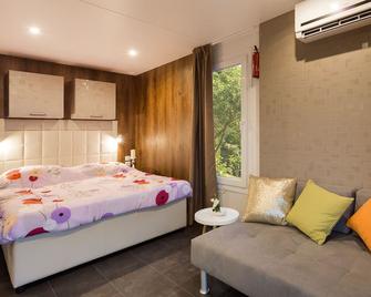 Mobile Homes - Fkk Nudist Camping Solaris - Vabriga - Habitación