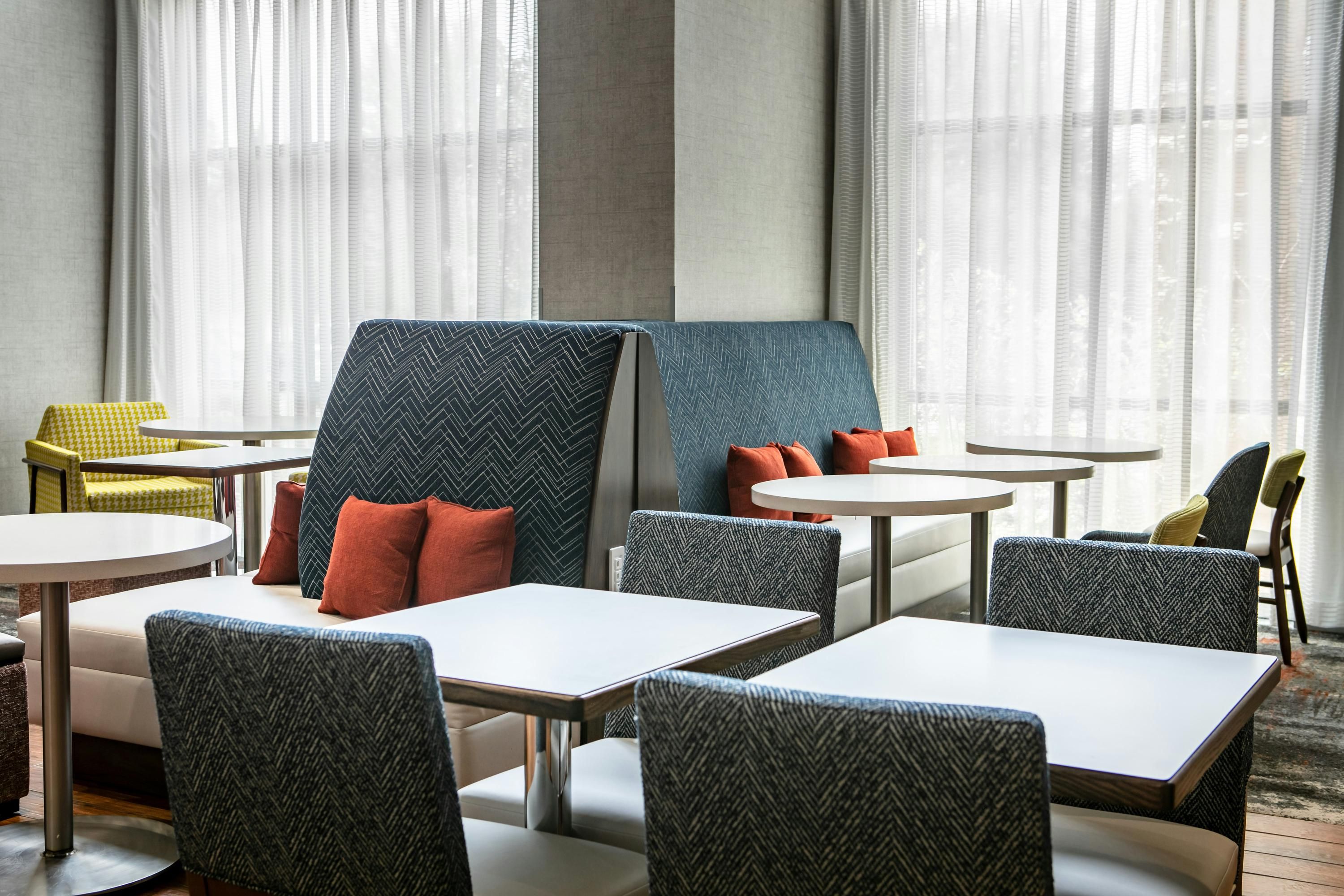 Hampton Inn & Suites West Bend - West Bend - Restaurant