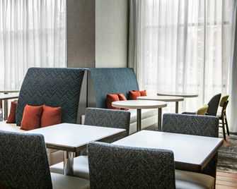 Hampton Inn & Suites West Bend - West Bend - Restaurant