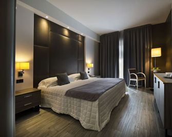 Hotel Desenzano - Desenzano del Garda - Bedroom