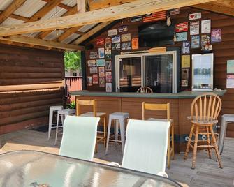 The Tiki Bar on Prairie Lake - Chetek - Bar