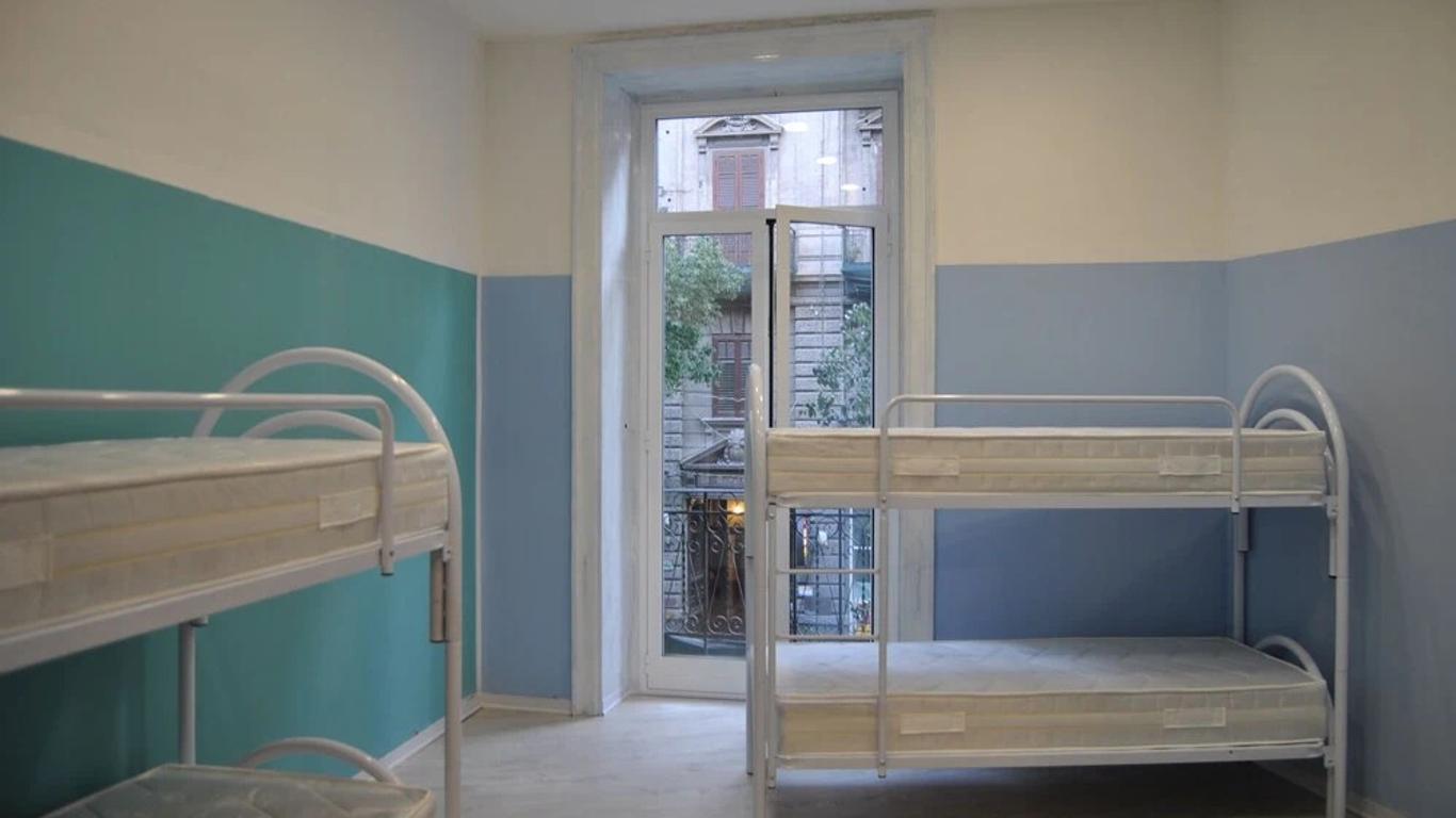 Balarm - Hostel and Bar