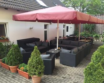 Hotel Schützenhaus - Brück - Innenhof